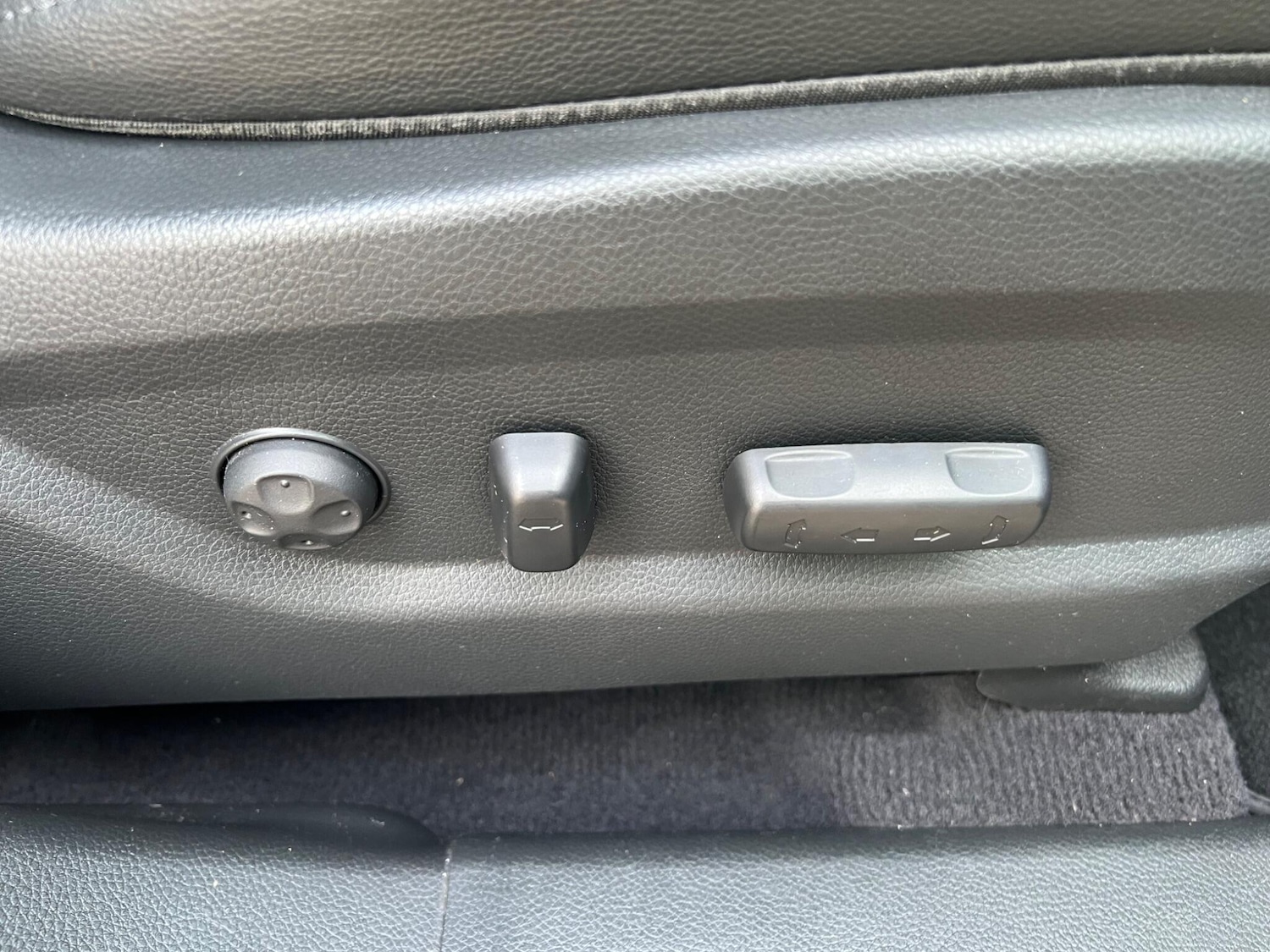 Used Hyundai Santa Fe 2017 for sale - 76561690: Photo 30