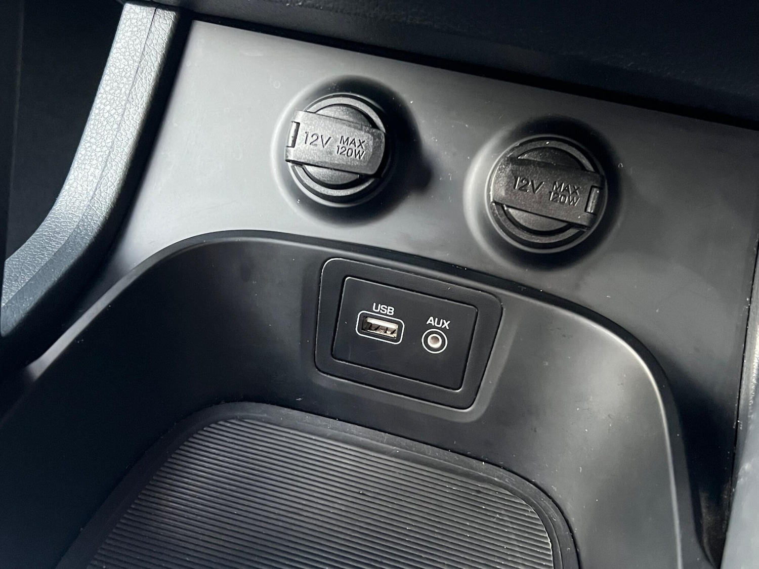 Used Hyundai Santa Fe 2017 for sale - 76561690: Photo 31