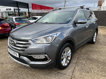 Used Hyundai Santa Fe 2017 for sale - 76561690: Photo