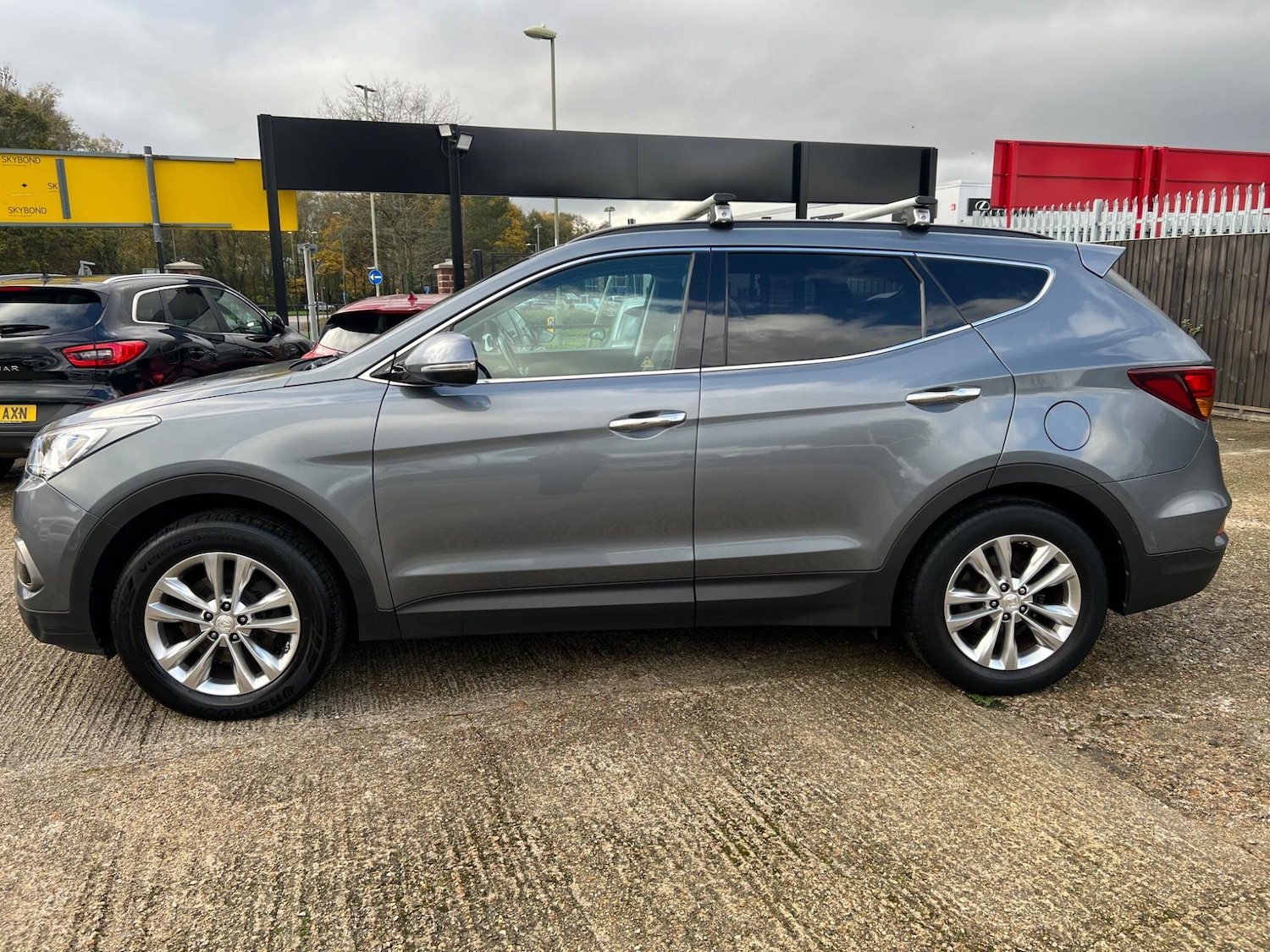 Used Hyundai Santa Fe 2017 for sale - 76561690: Photo 4