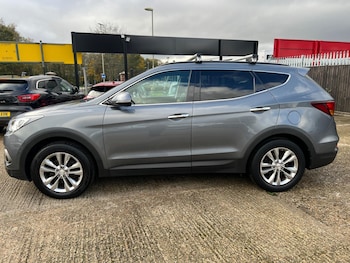 Used Hyundai Santa Fe 2017 for sale - 76561690: Photo