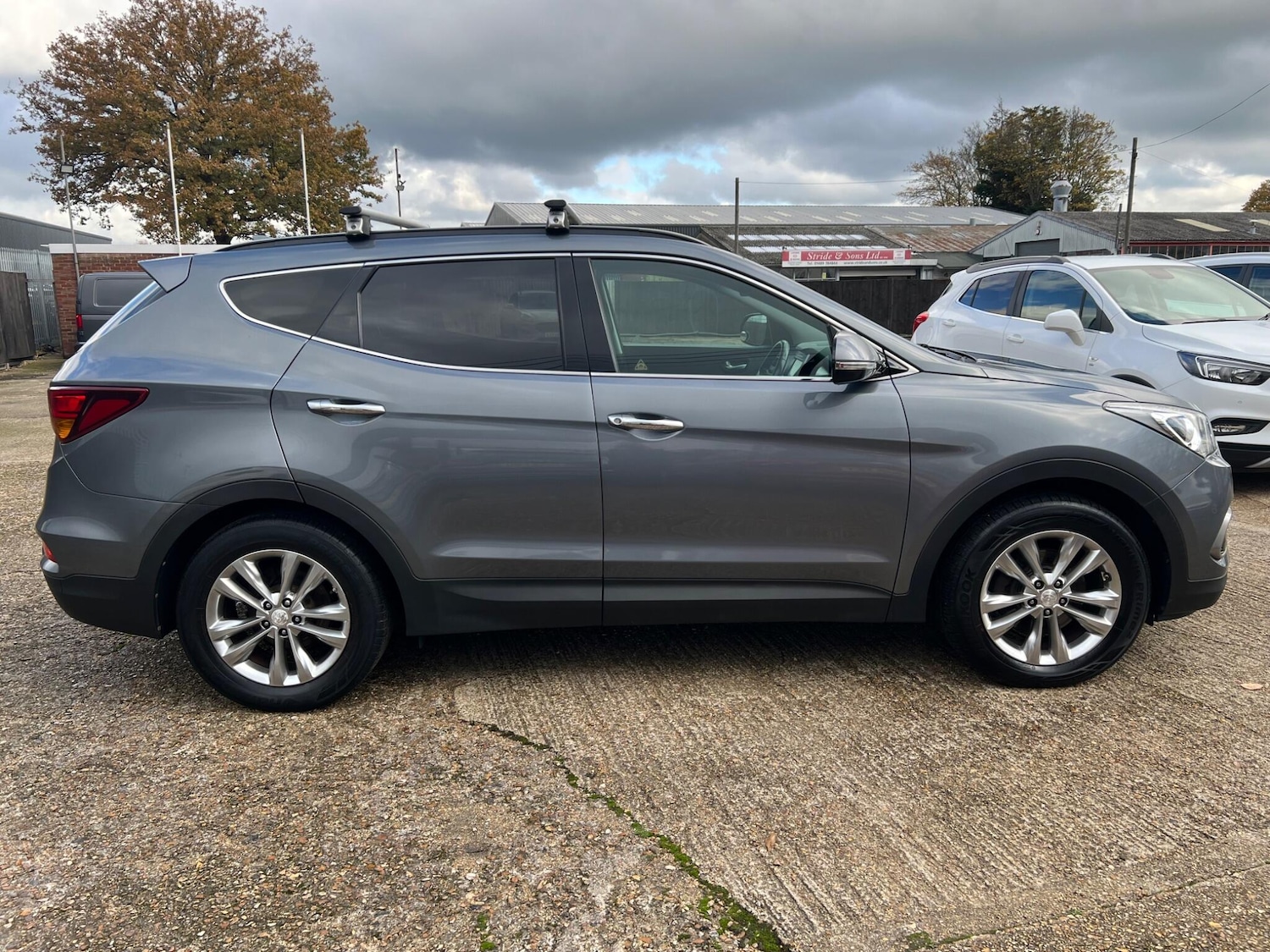 Used Hyundai Santa Fe 2017 for sale - 76561690: Photo 8
