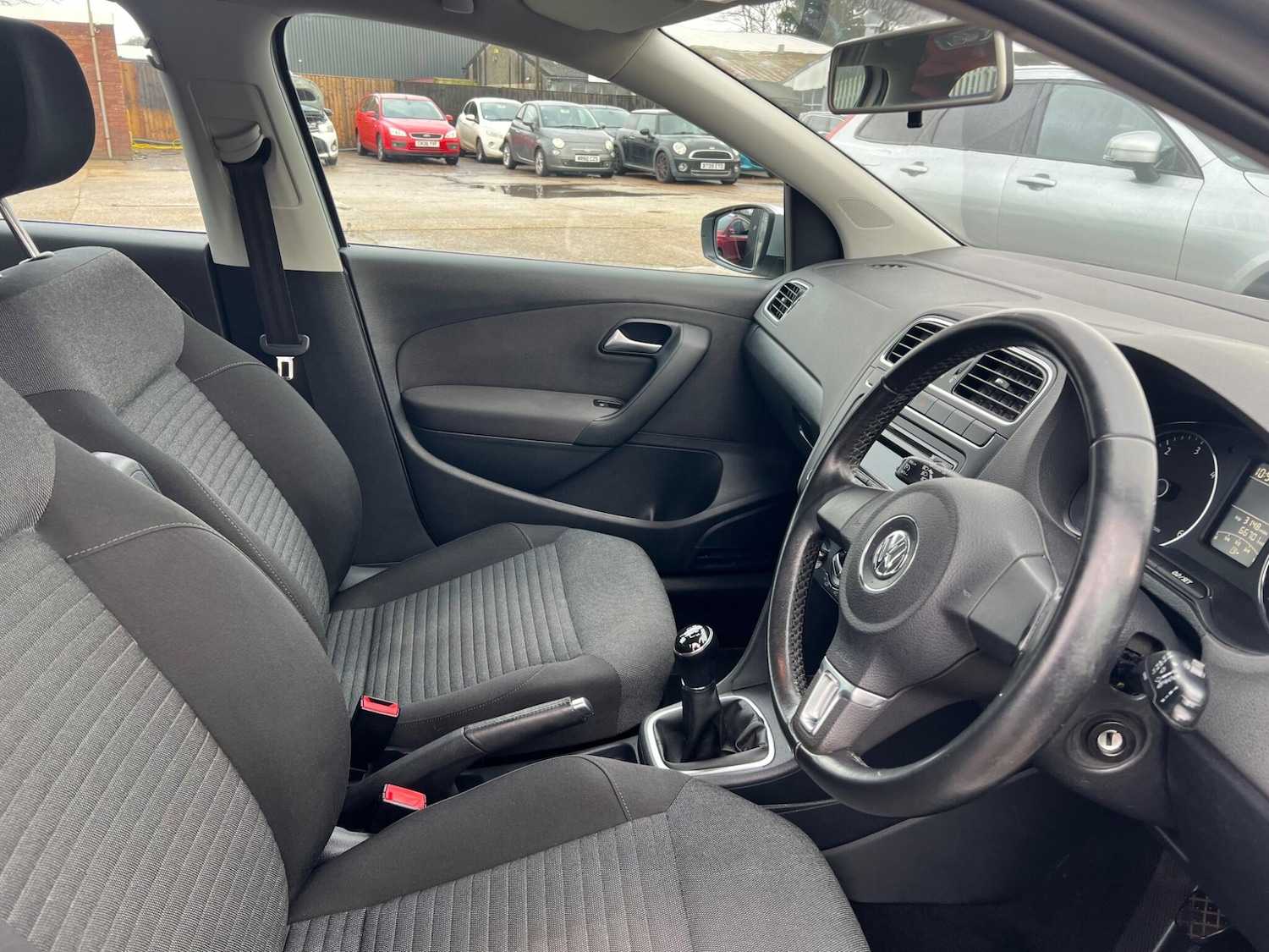 Used Volkswagen Polo 2014 for sale - 77538000: Photo 13