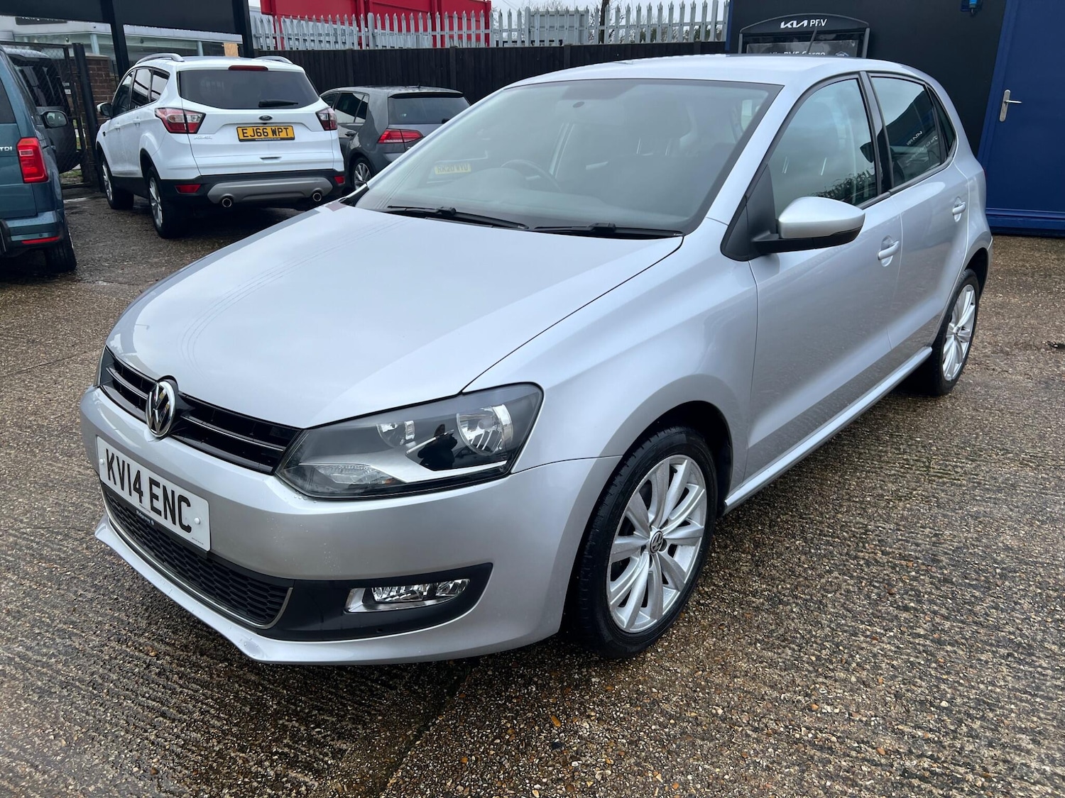 Used Volkswagen Polo 2014 for sale - 77538000: Photo 3