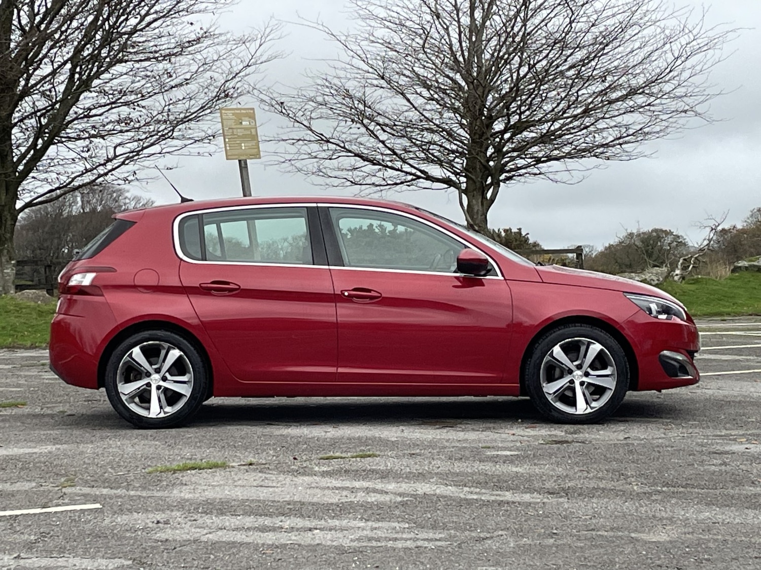 Used Peugeot 308 2014 for sale - 76571244: Photo 19
