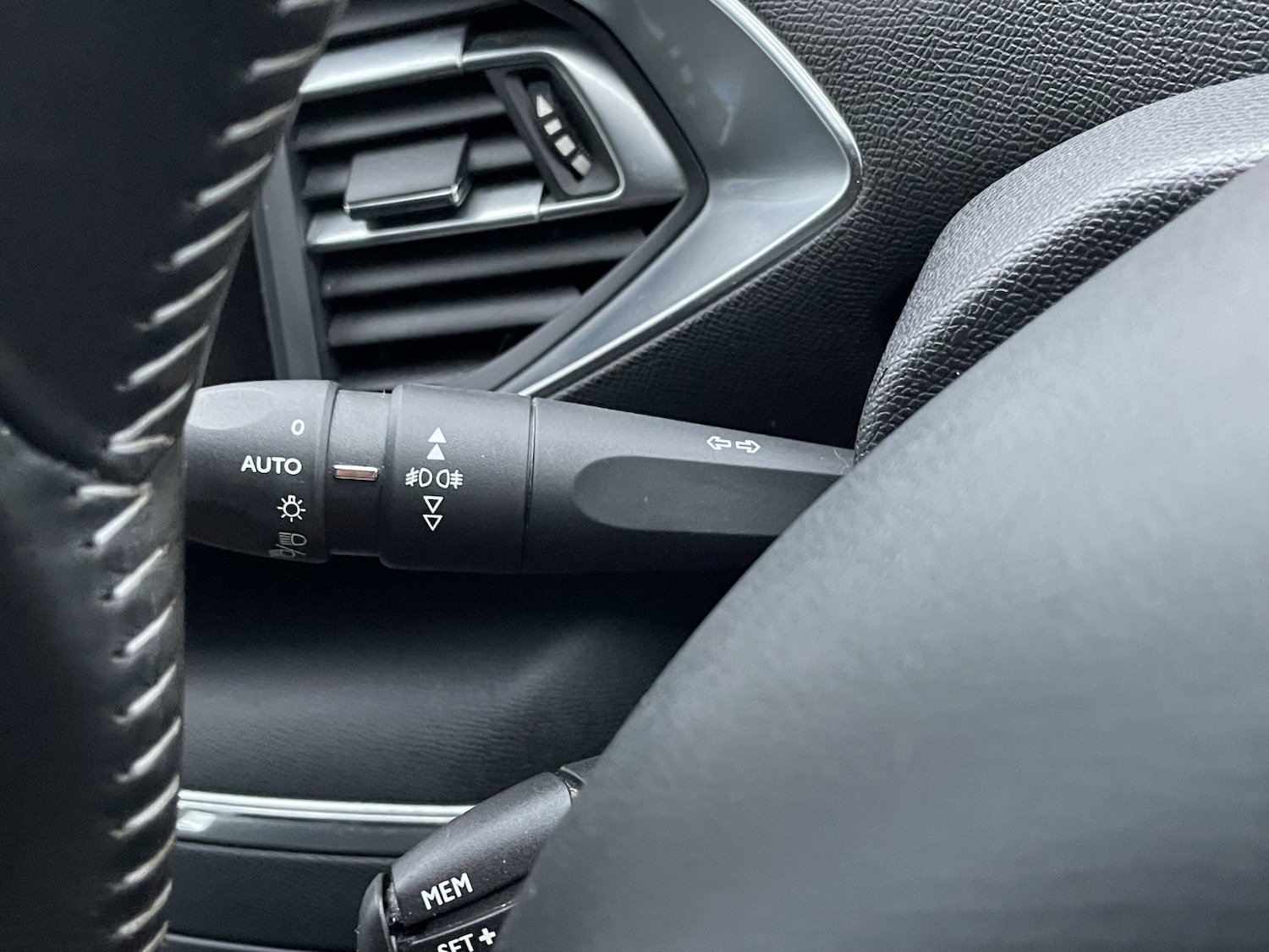 Used Peugeot 308 2014 for sale - 76571244: Photo 35