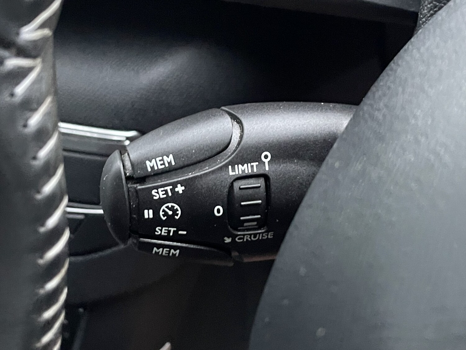 Used Peugeot 308 2014 for sale - 76571244: Photo 36