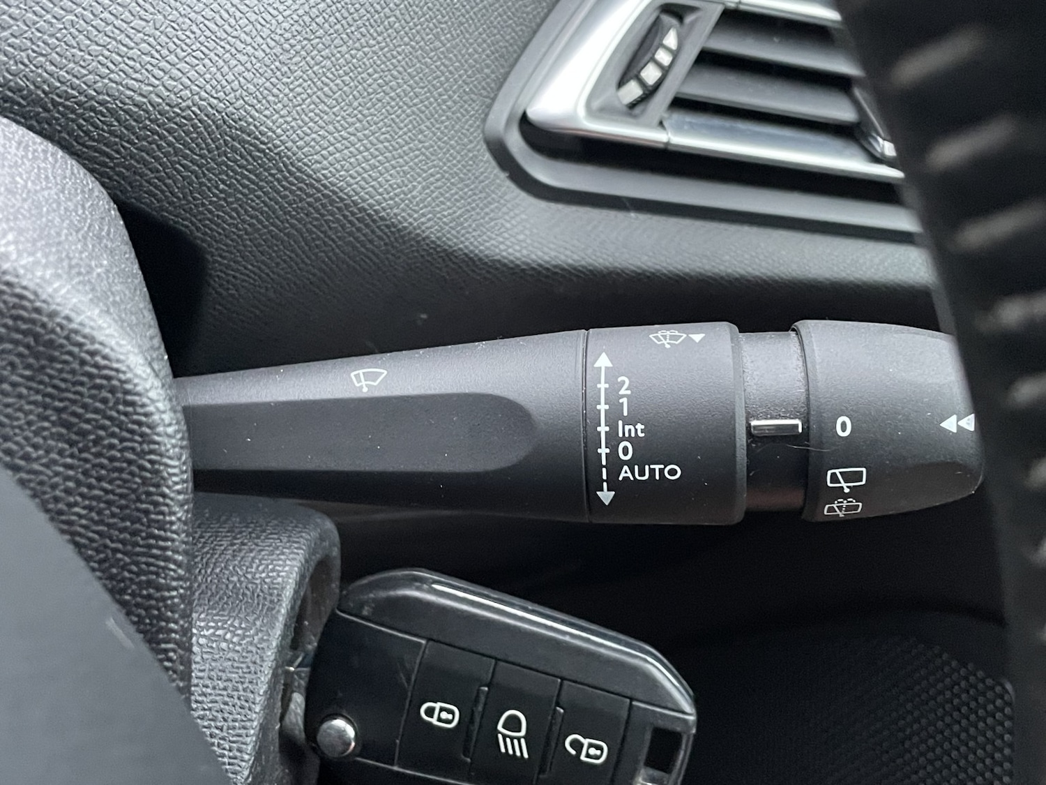 Used Peugeot 308 2014 for sale - 76571244: Photo 39