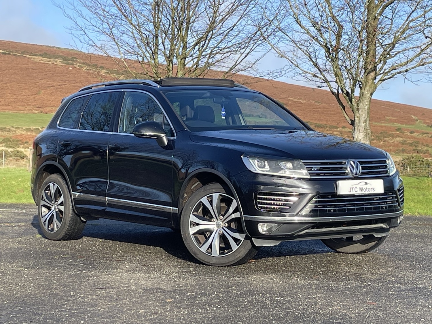 Used Volkswagen Touareg 2016 for sale - 76884799: Photo 1
