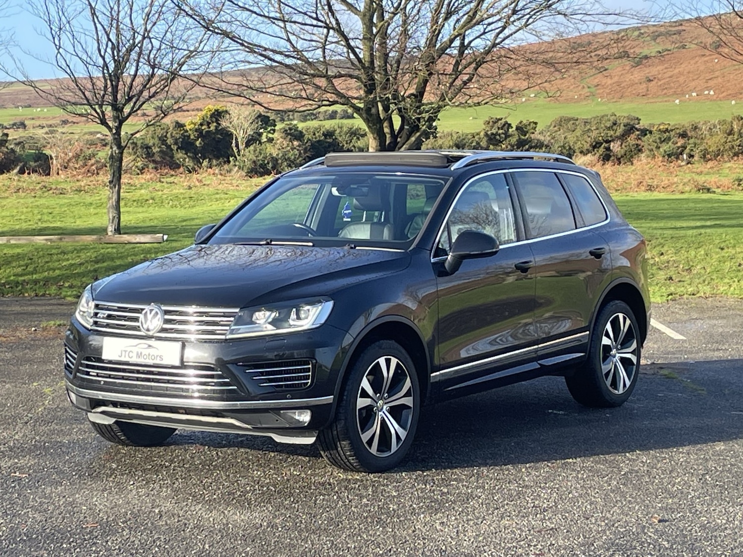 Used Volkswagen Touareg 2016 for sale - 76884799: Photo 2