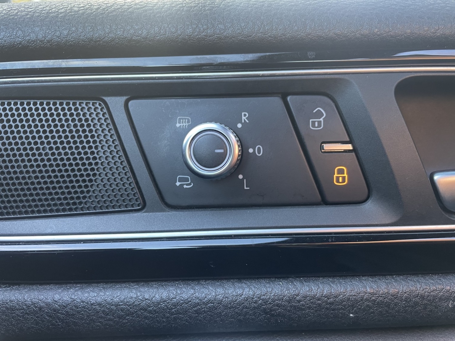 Used Volkswagen Touareg 2016 for sale - 76884799: Photo 32