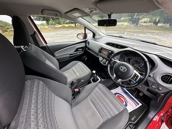 Used Toyota Yaris 2017 for sale - 79340845: Photo