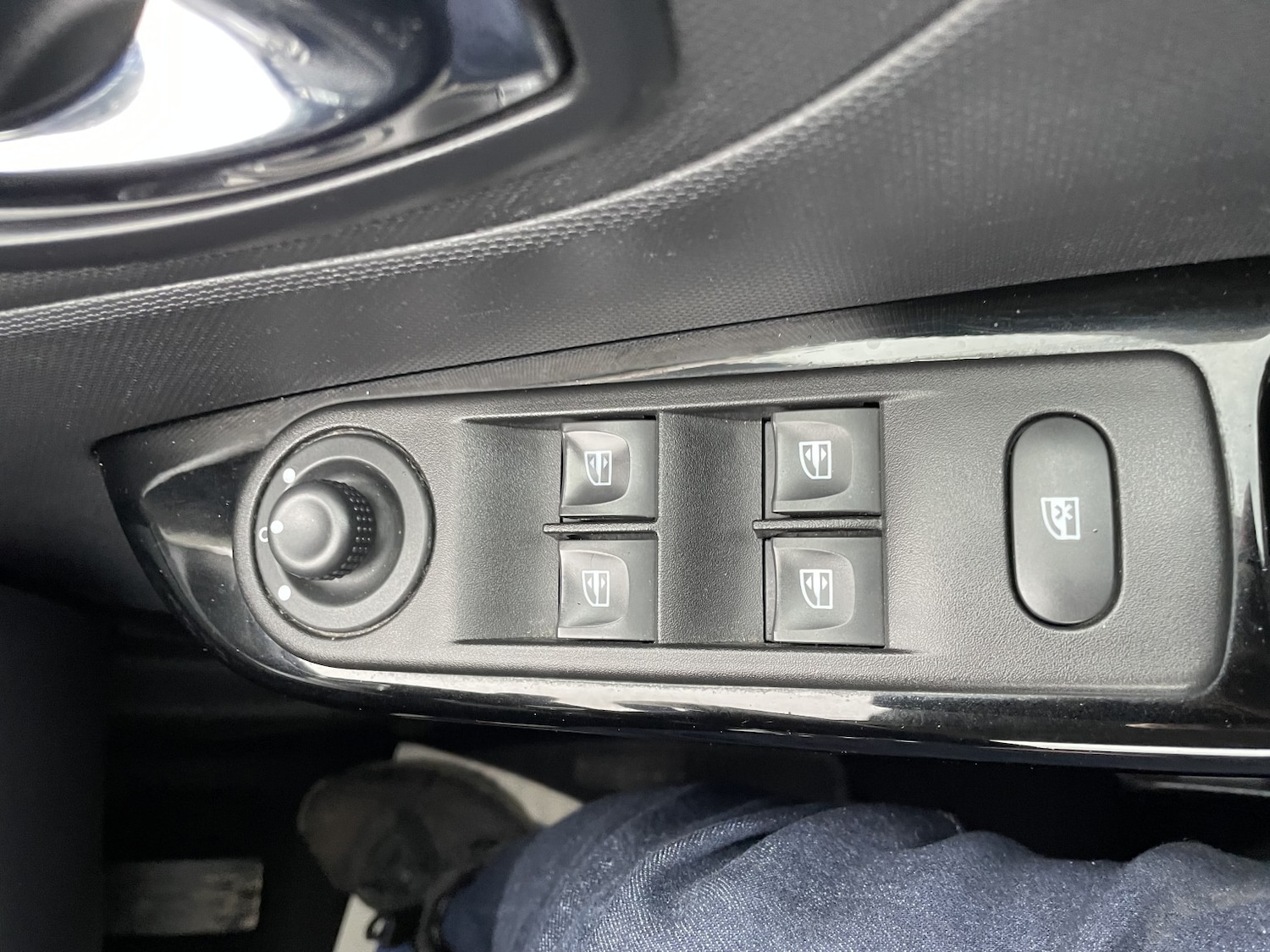 Used Renault Captur 2015 for sale - 78213574: Photo 31