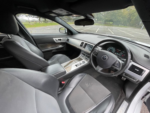 Used Jaguar XF 2014 for sale - 76198240: Photo 4