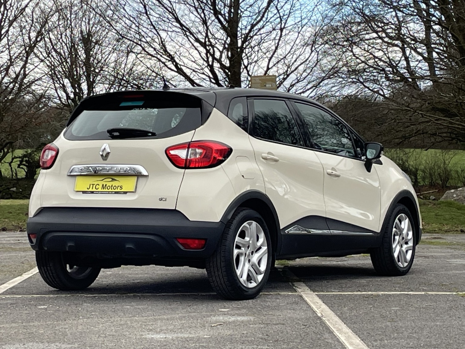 Used Renault Captur 2015 for sale - 77807109: Photo 3