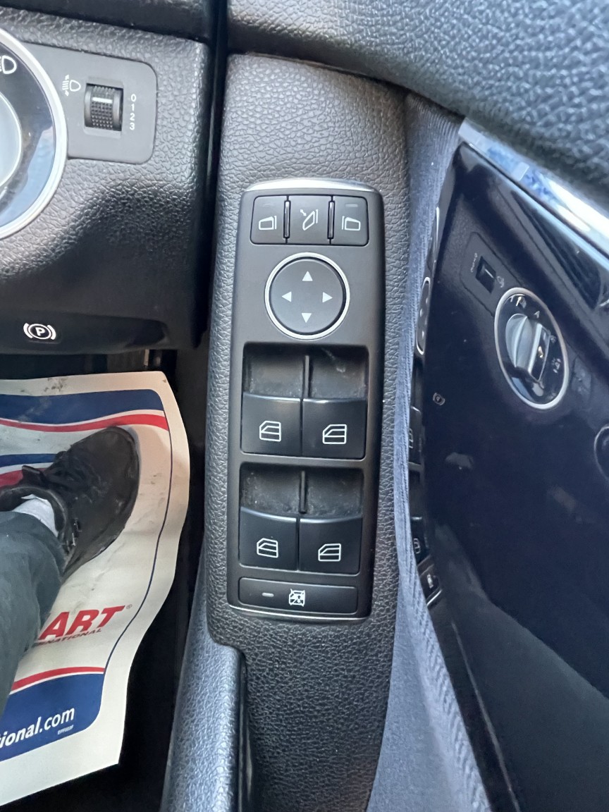 Used Mercedes-Benz C Class 2010 for sale - 77385172: Photo 29