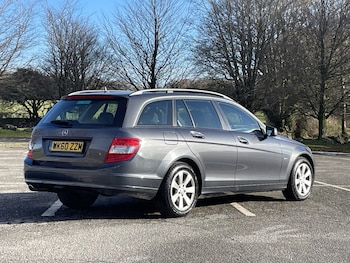 Used Mercedes-Benz C Class 2010 for sale - 77385172: Photo