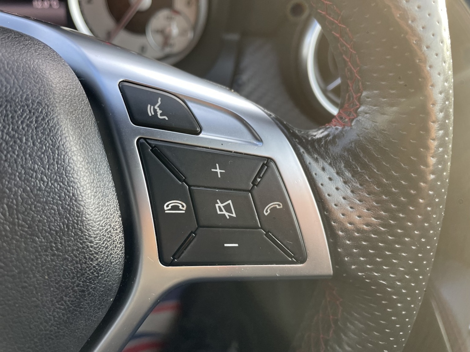 Used Mercedes-Benz A-Class 2015 for sale - 76935331: Photo 29