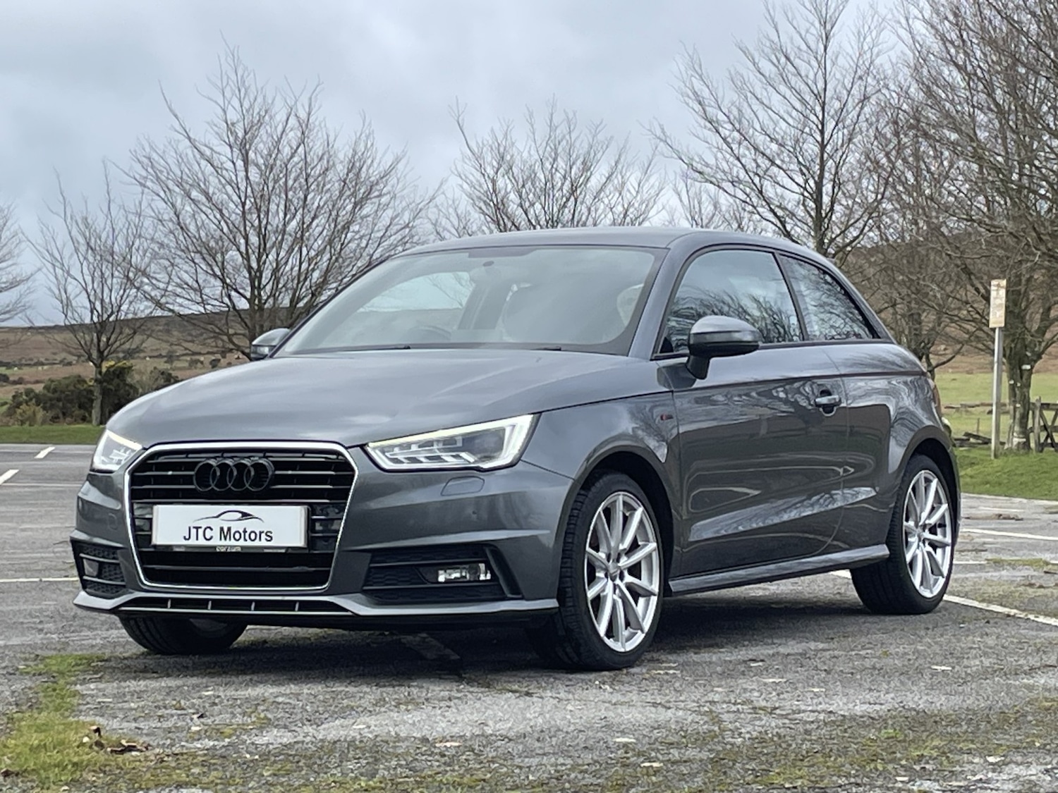 Used Audi A1 2016 for sale - 77687613: Photo 2