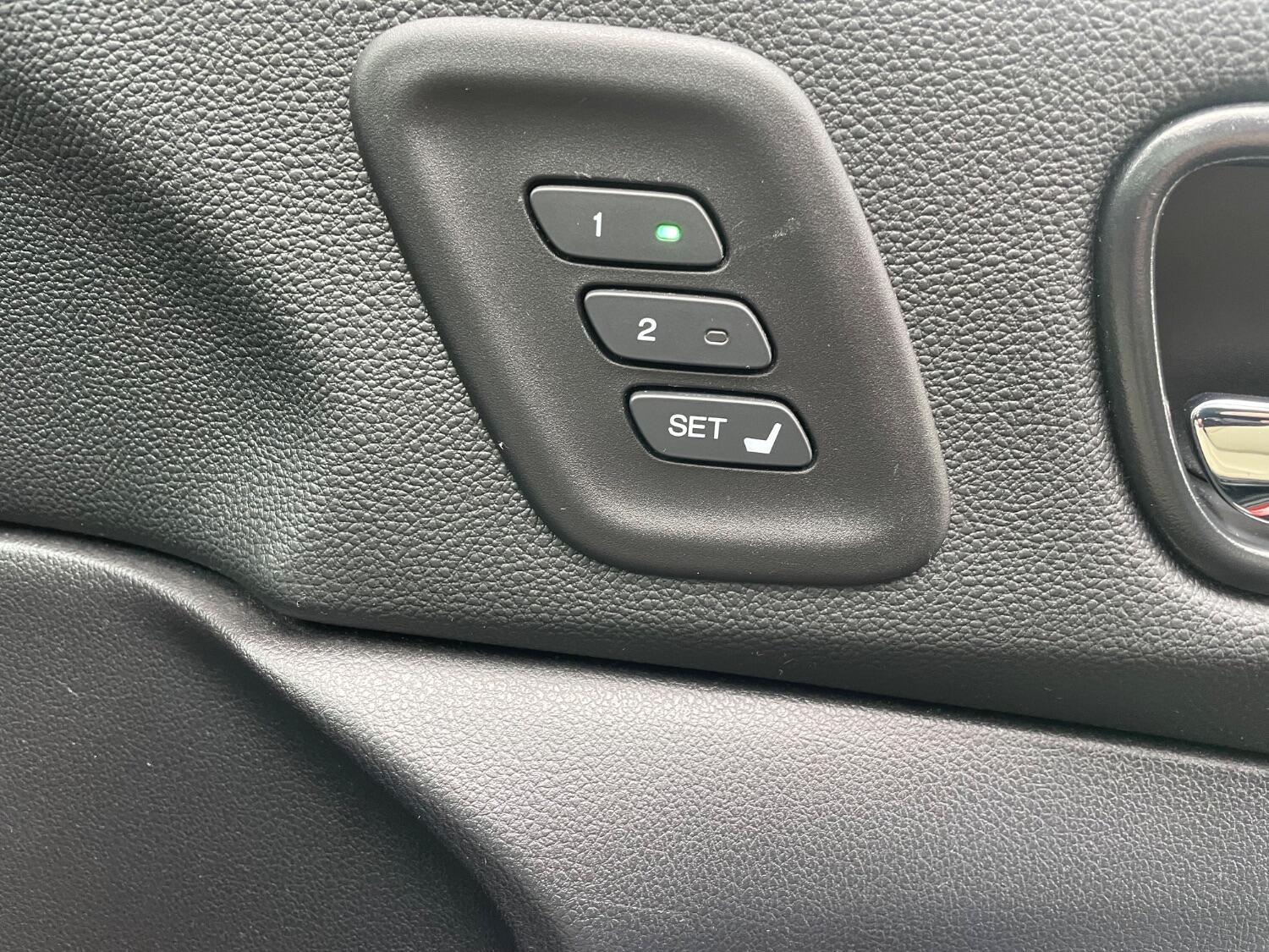 Used Honda CR-V 2017 for sale - 76268606: Photo 32