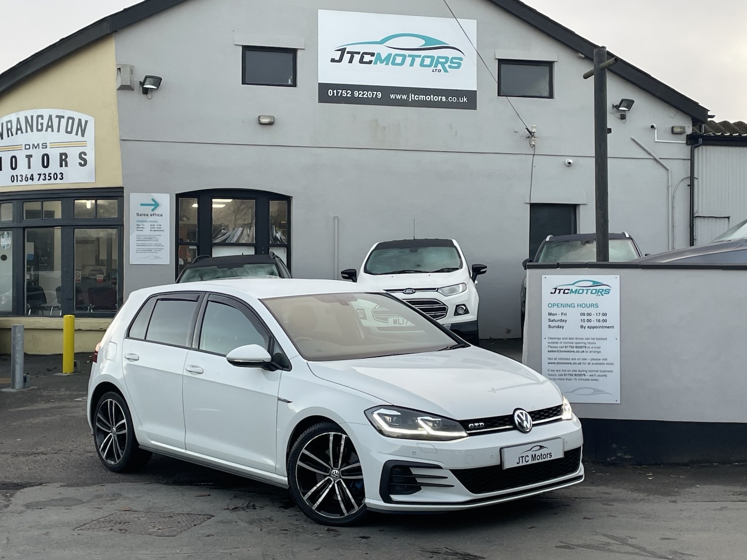 Used Volkswagen Golf 2018 for sale - 76497510: Photo 1