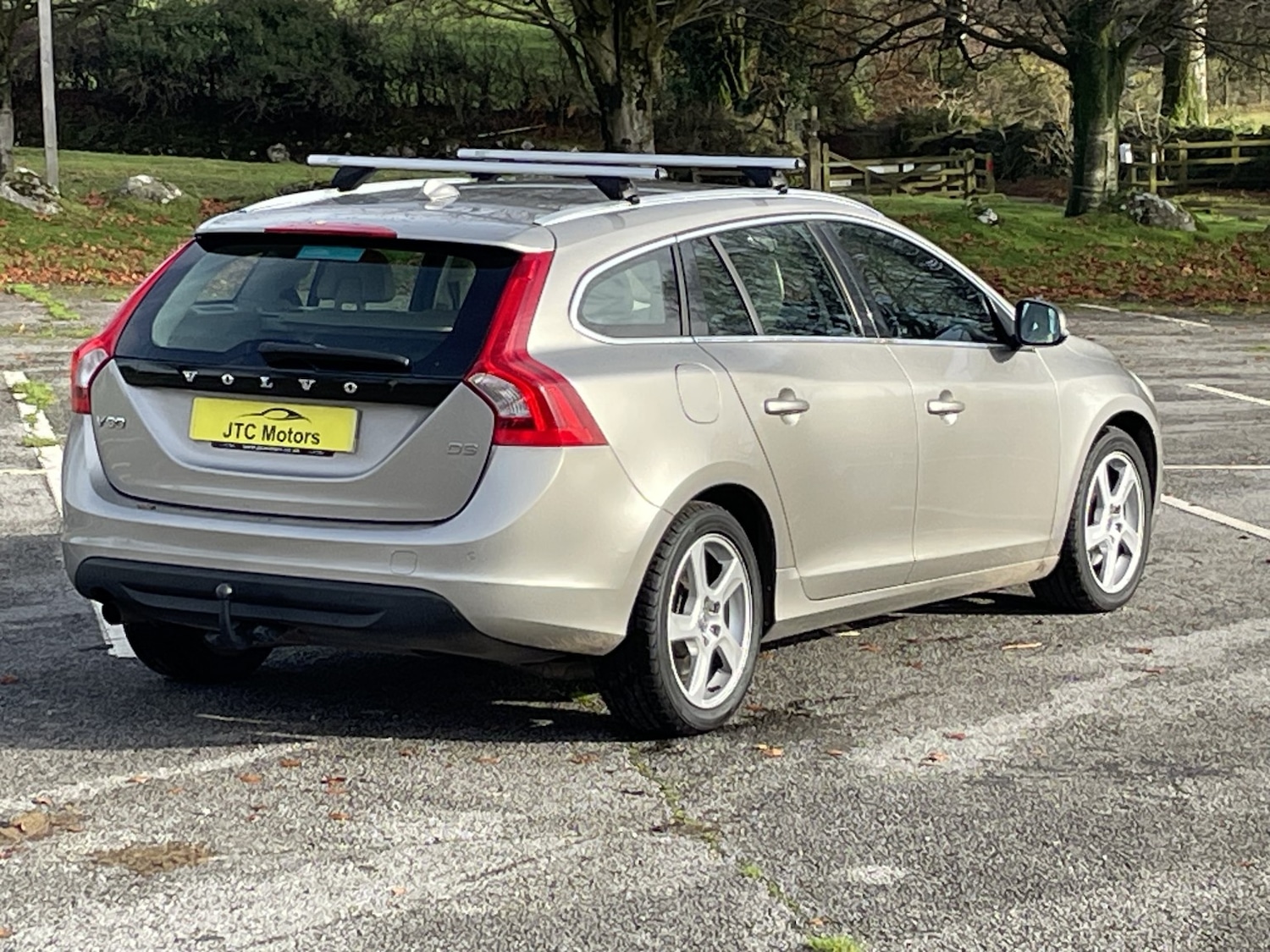 Used Volvo V60 2011 for sale - 76387278: Photo 17