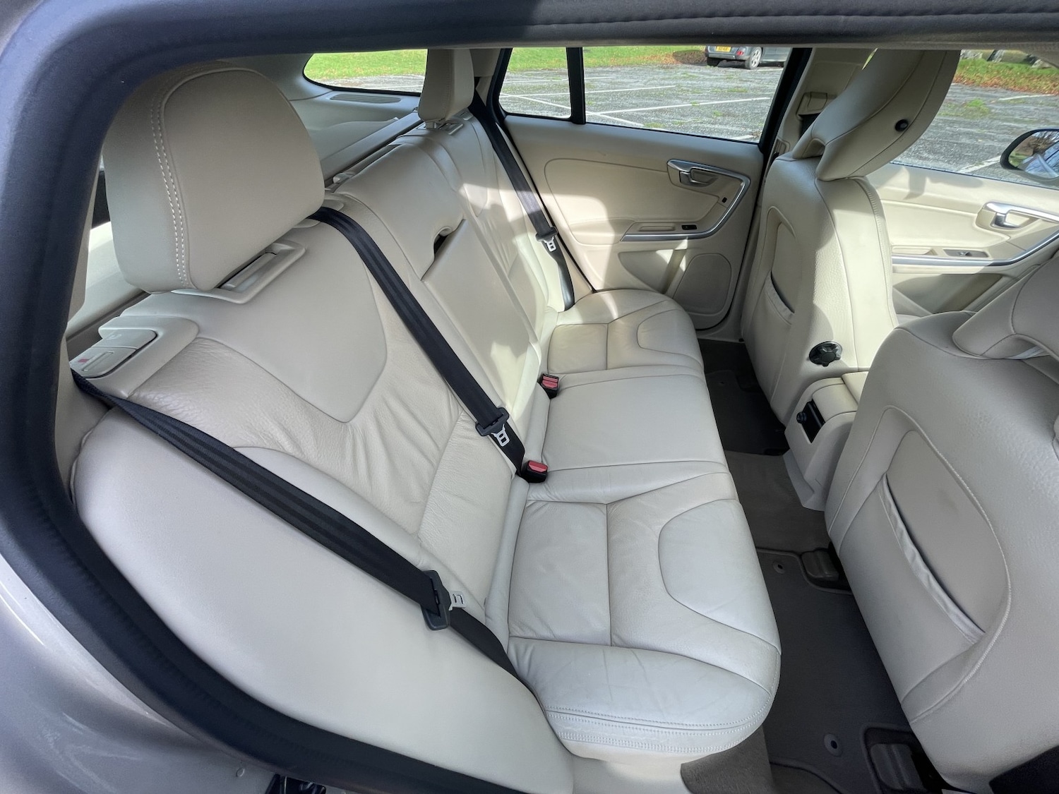 Used Volvo V60 2011 for sale - 76387278: Photo 21