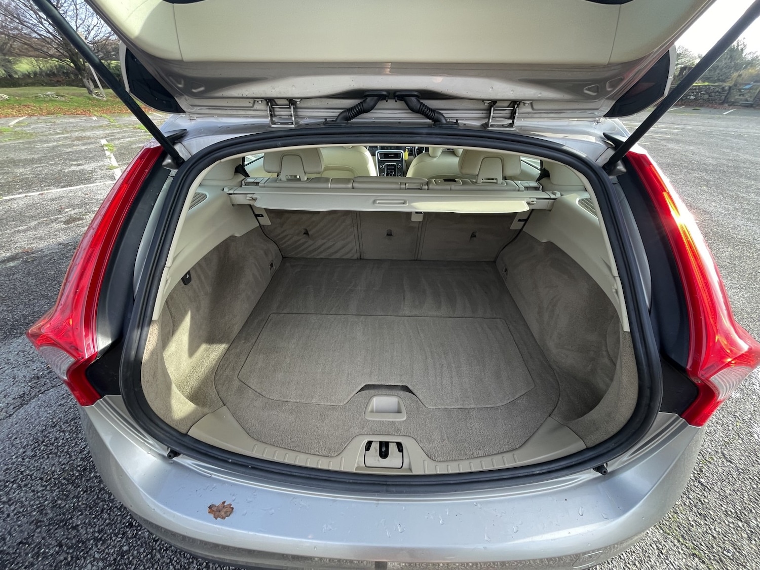 Used Volvo V60 2011 for sale - 76387278: Photo 23