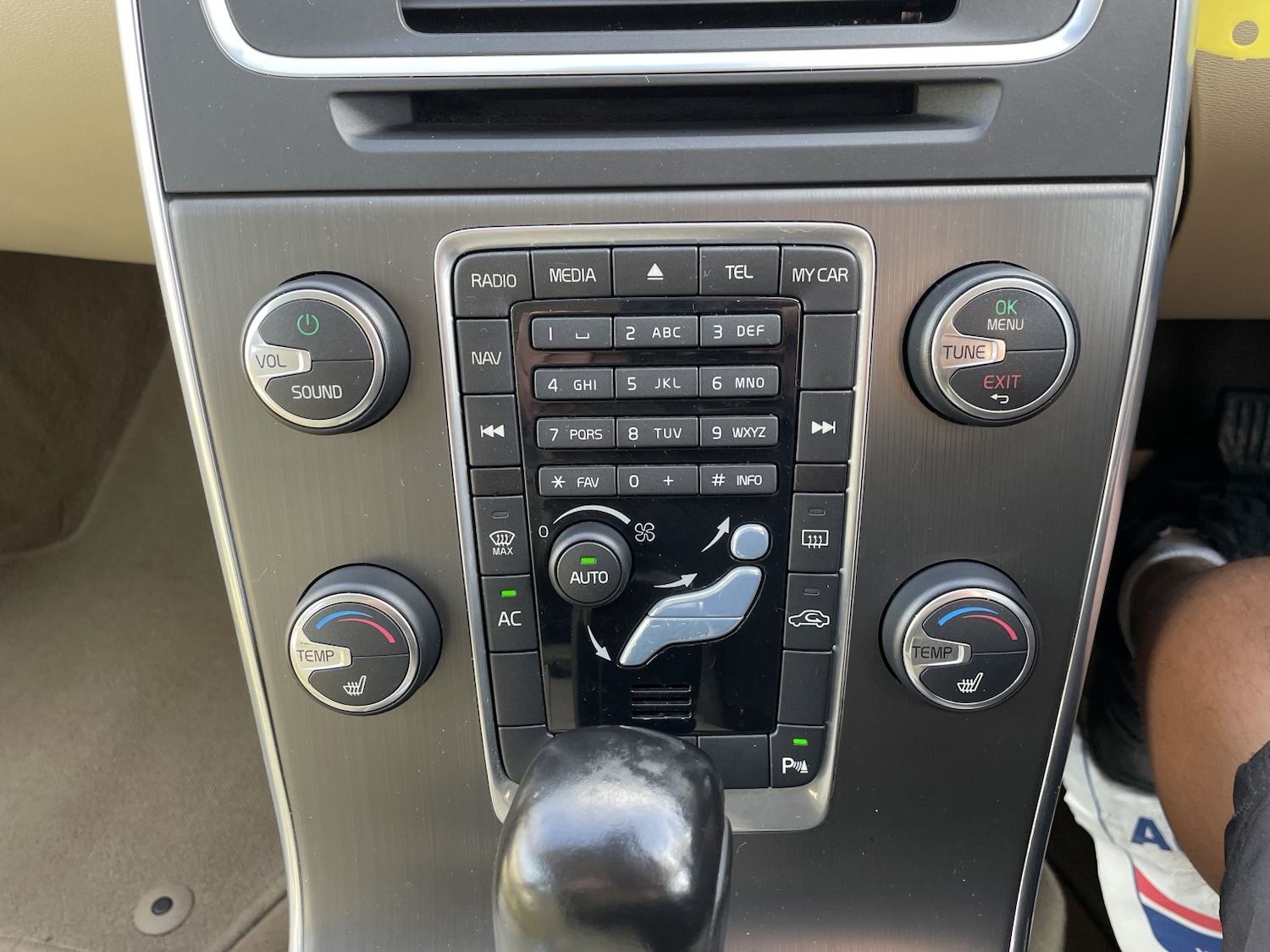 Used Volvo V60 2011 for sale - 76387278: Photo 27