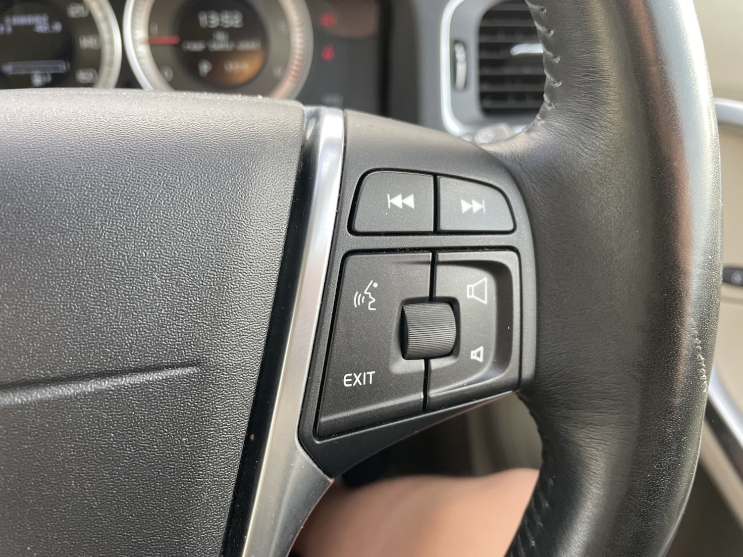 Used Volvo V60 2011 for sale - 76387278: Photo 29