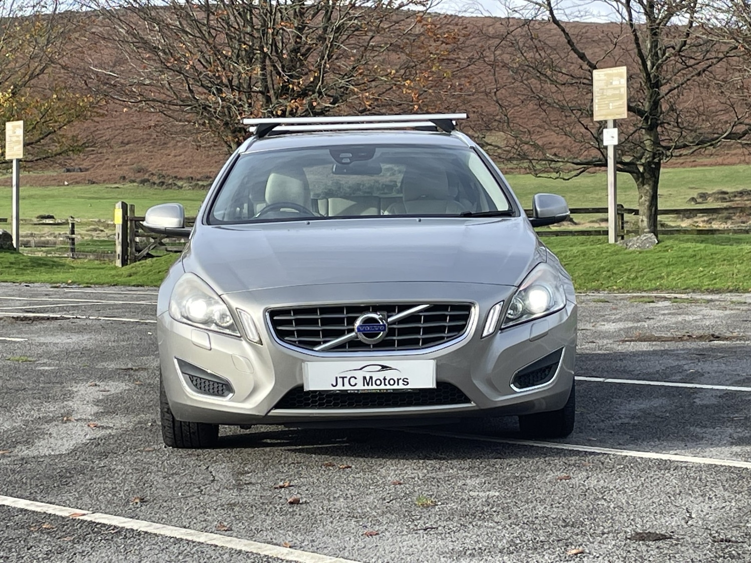 Used Volvo V60 2011 for sale - 76387278: Photo 8