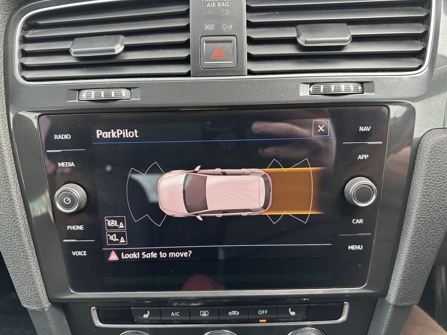 Used Volkswagen Golf 2018 for sale - 77675715: Photo 32