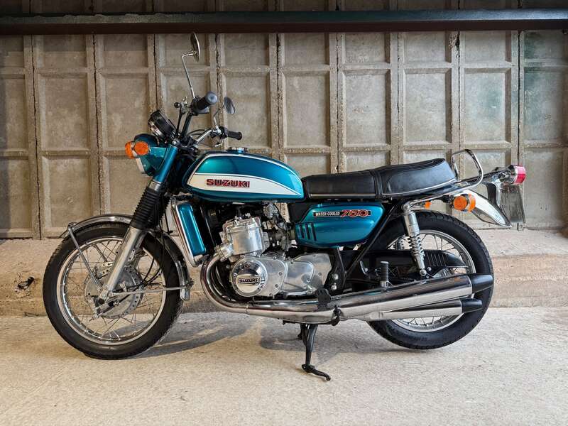 Suzuki GT750J