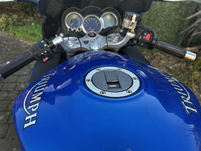 Triumph 1050 SPRINT ST