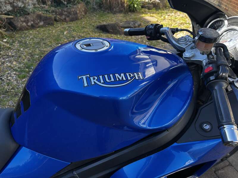 Triumph 1050 SPRINT ST