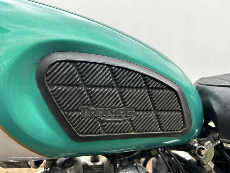 Triumph T100R DAYTONA