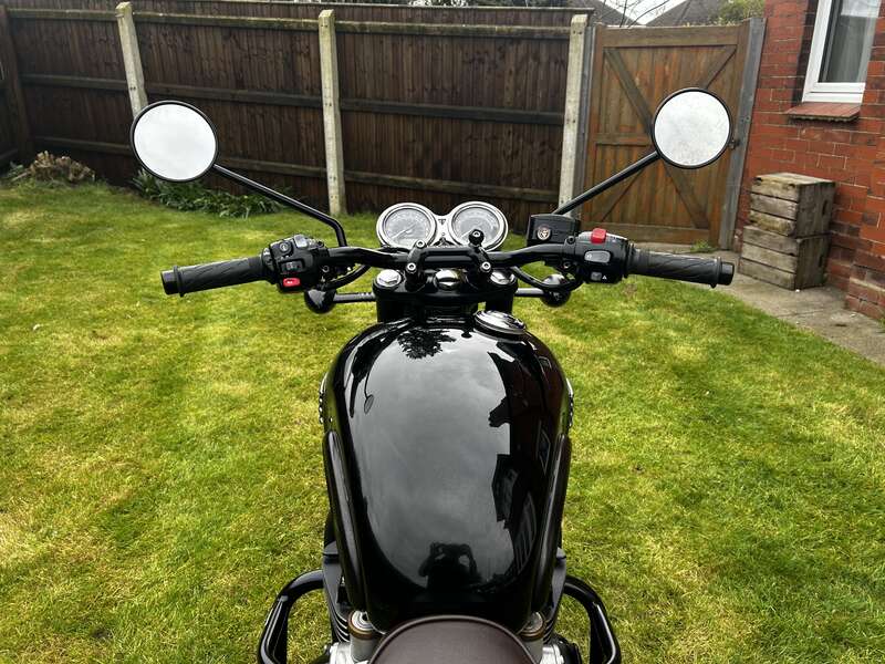 Triumph T120 BONNEVILLE