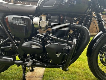 Used Triumph T120 BONNEVILLE 2018 for sale - bike-78102185: Photo