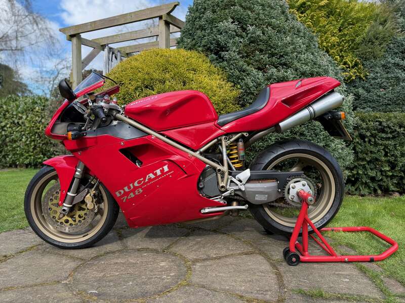 Ducati 748 BIPOSTO