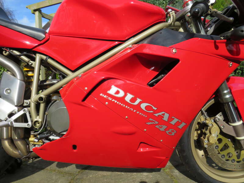 Ducati 748 BIPOSTO