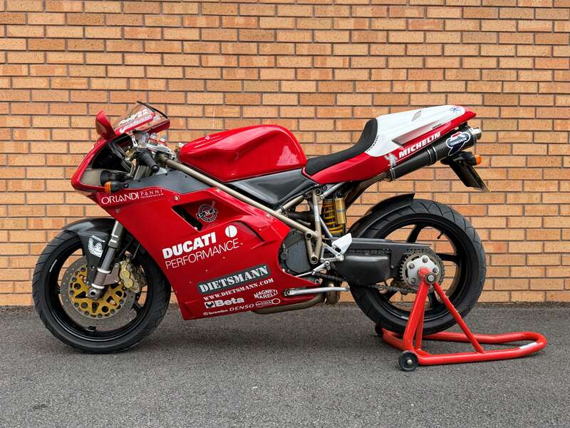Used Ducati 916 CARL FOGARTY REPLICA 2000 for sale - 78539705: Photo 2