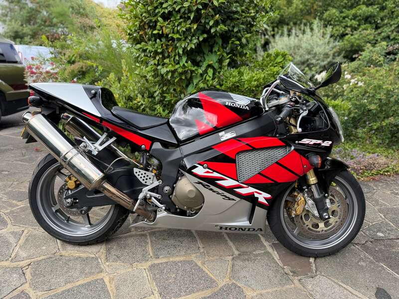 Used Honda VTR 2005 for sale - 78879707: Photo 1