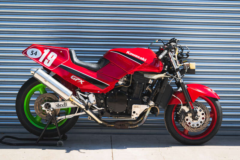 Used Kawasaki GPX750R SUPERBIKE for sale - 78481752: Photo 3