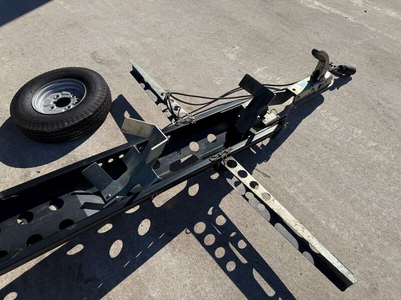 Used MOTOLUG SE COLLAPSIBLE SINGLE-BIKE TRAILER for sale - 78637399: Photo 4
