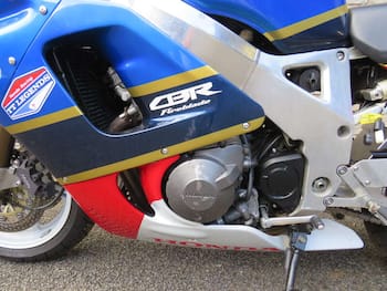 Used Honda CBR900RR FIREBLADE SC29 1995 for sale - bike-79646872: Photo