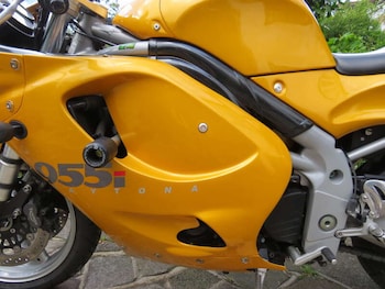 Used Triumph 955I DAYTONA 2000 for sale - bike-78879702: Photo