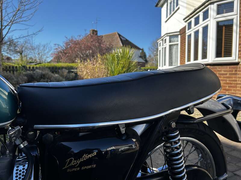 Triumph T100R DAYTONA