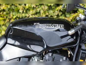Used Triumph SPEED TRIPLE 900 1999 for sale - bike-79678101: Photo