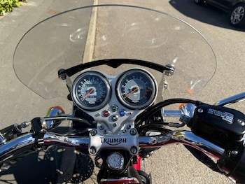 Used Triumph BONNEVILLE T100 2001 for sale - bike-78063255: Photo
