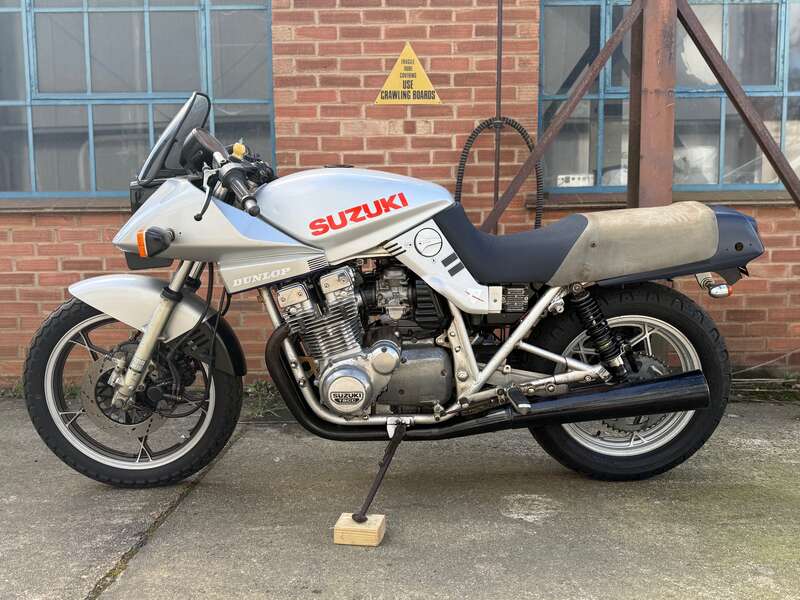 Suzuki GSX1100SZ KATANA